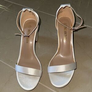 🛍️ 3/$25 White, low chunk wedding shoes heels Size 7 Dream pairs.